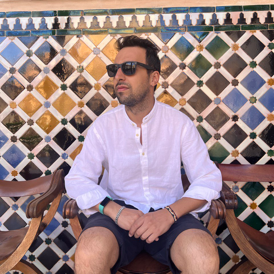 image of a residential garden patio